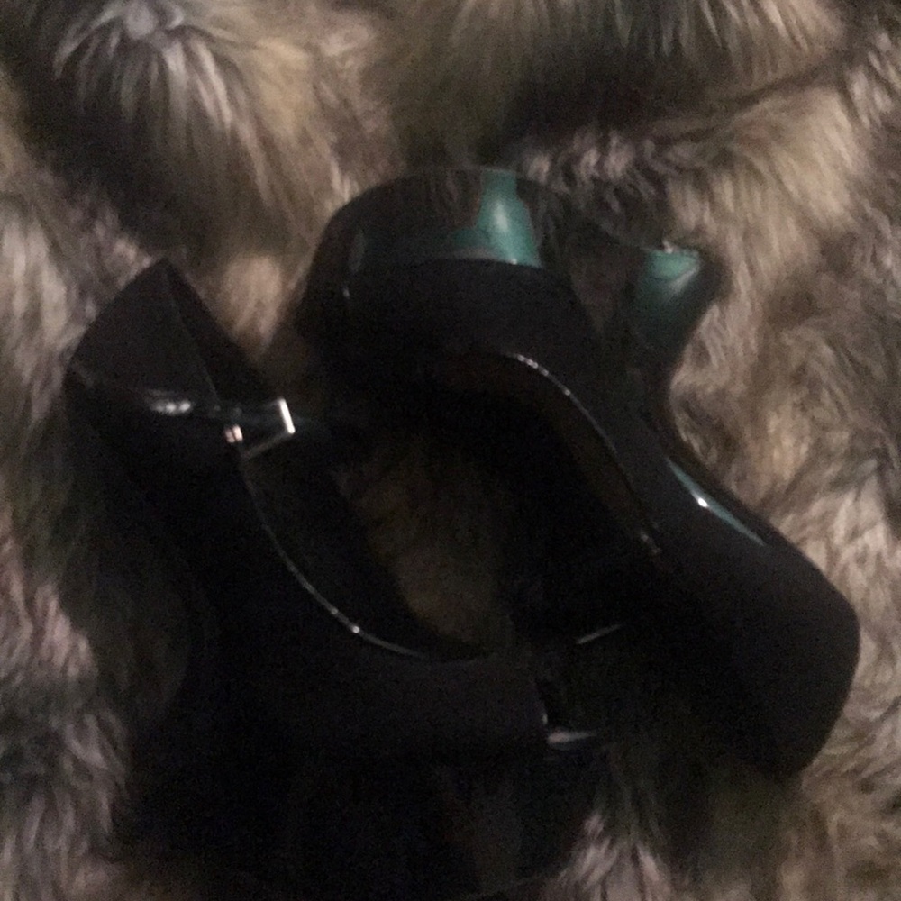 Black heel